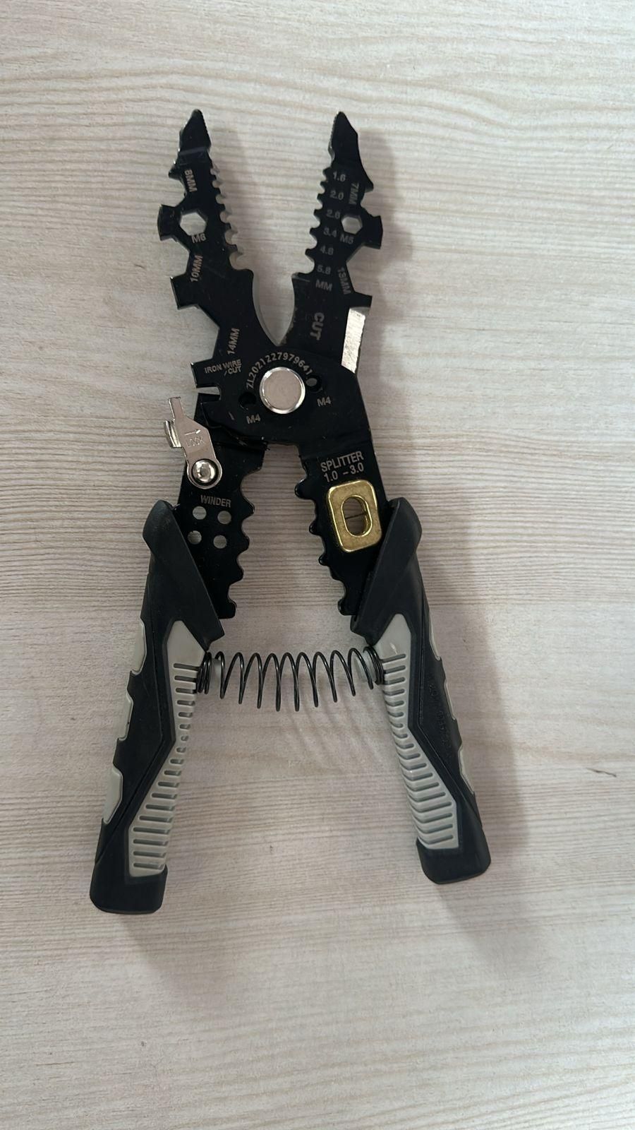 ProTech 25-in-1 Multifunctional Wire Cutter & Repair Tool Kit
