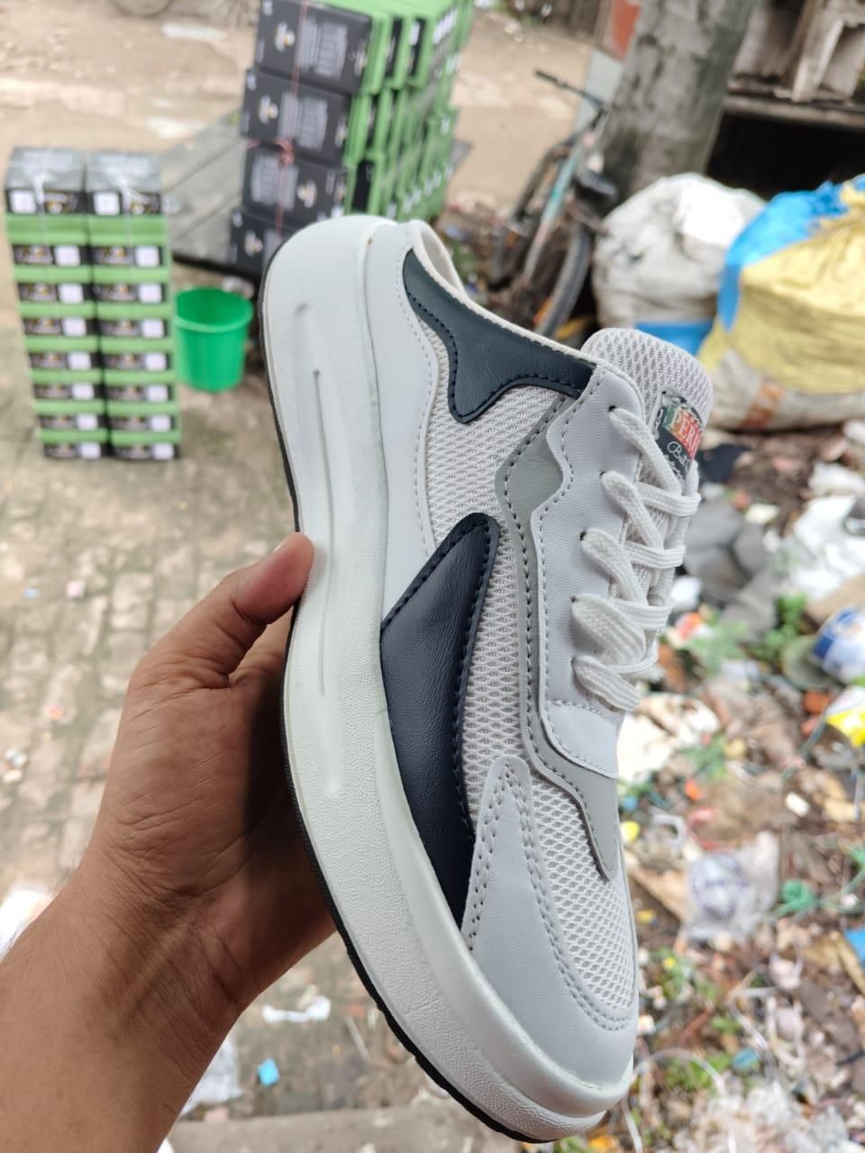 StepCraft™ Casual Lace-Up Sneakers for Men – Everyday Comfort Meets Style